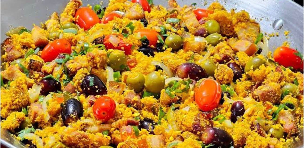 Farofa de abacaxi com bacon